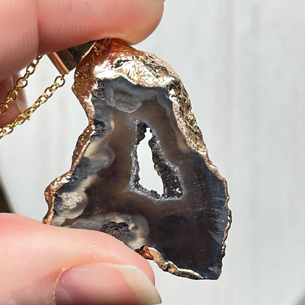 Brown druzy agate crystal quartz geode slice pendant necklace golden wrap gold t - Picture 12 of 13